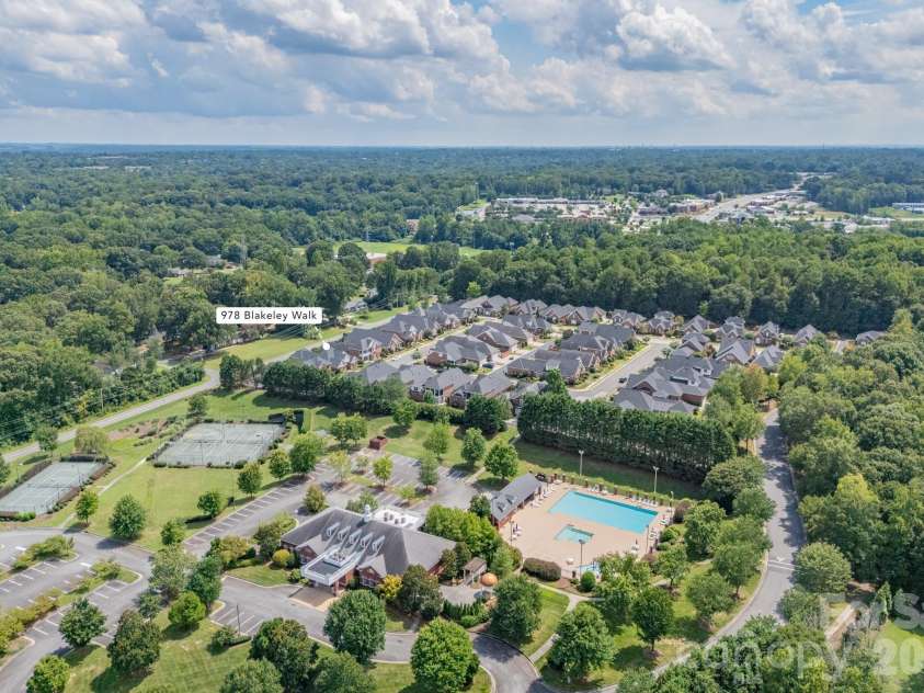 978 Blakeley Walk, Rock Hill, SC 29732.  MLS# CAR4410936, YatesRealty ID 43289. 