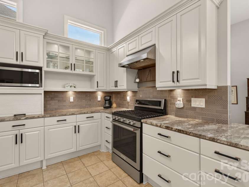 978 Blakeley Walk, Rock Hill, SC 29732.  MLS# CAR4410936, YatesRealty ID 43289. Kitchen