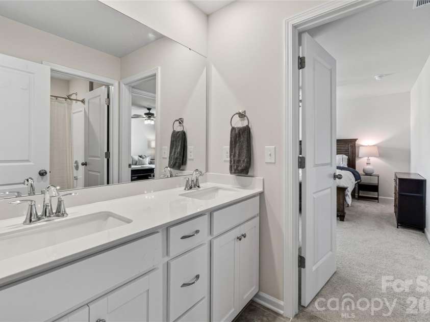 252 Kennerly Center Drive, Mooresville, NC 28115.  MLS# CAR4410853, YatesRealty ID 43291. 