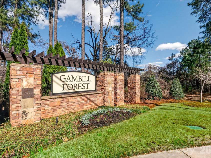 252 Kennerly Center Drive, Mooresville, NC 28115.  MLS# CAR4410853, YatesRealty ID 43291. 