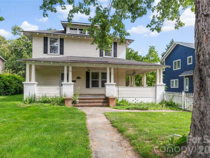 729 5th Avenue, Hendersonville, NC 28739.  MLS# CAR4405722, YatesRealty ID 43292. West Side Historic District