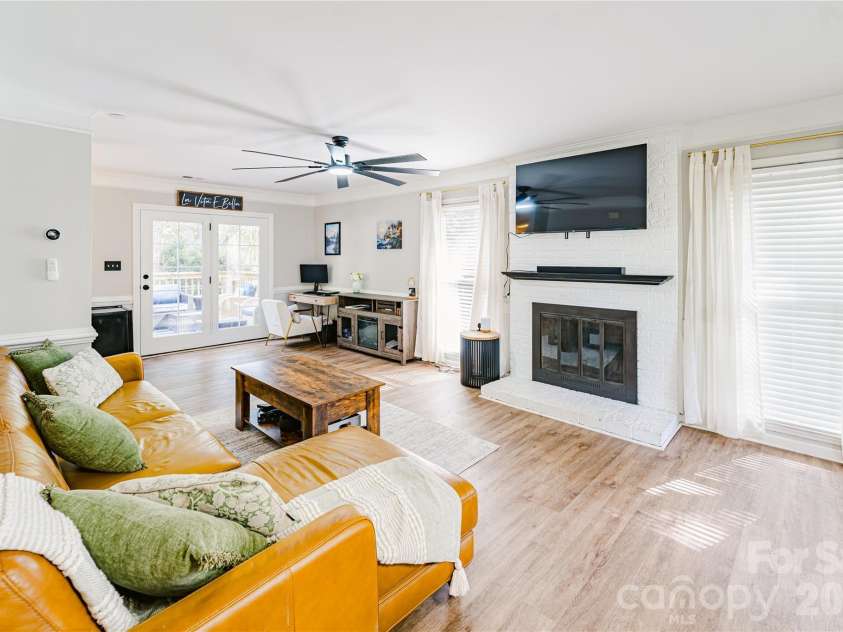 3100 Wellhouse Court, Charlotte, NC 28210.  MLS# CAR4407337, YatesRealty ID 43293. 