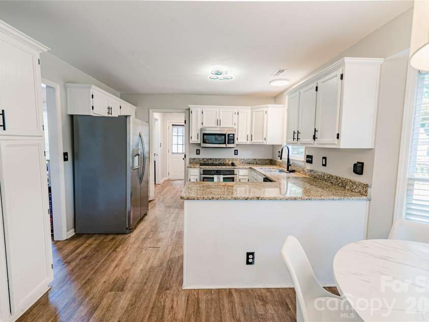 3100 Wellhouse Court, Charlotte, NC 28210.  MLS# CAR4407337, YatesRealty ID 43293. 