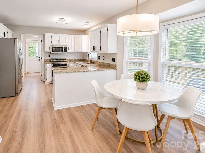 3100 Wellhouse Court, Charlotte, NC 28210.  MLS# CAR4407337, YatesRealty ID 43293. 