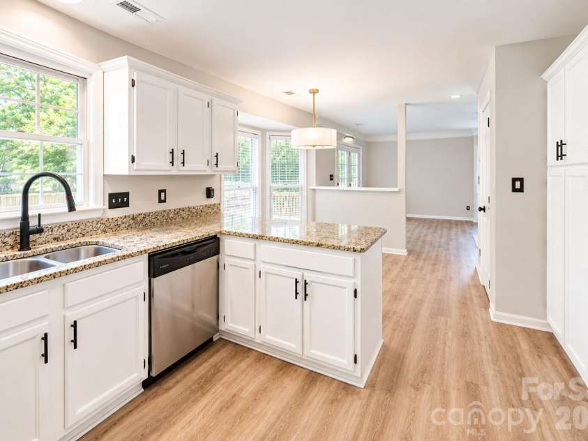 3100 Wellhouse Court, Charlotte, NC 28210.  MLS# CAR4407337, YatesRealty ID 43293. 