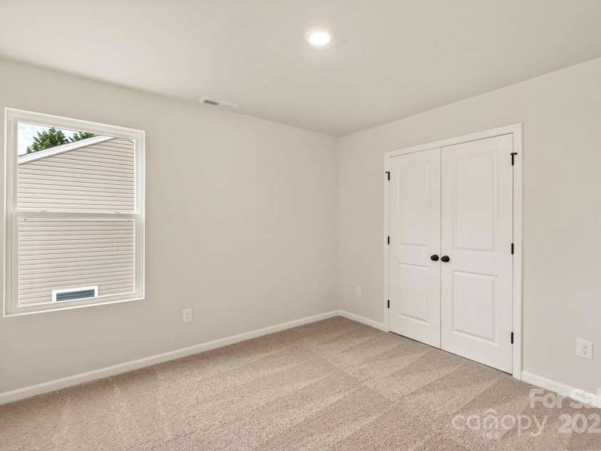 1048 Russell Drive, Winston Salem, NC 27127.  MLS# CAR4273525, YatesRealty ID 4330. 