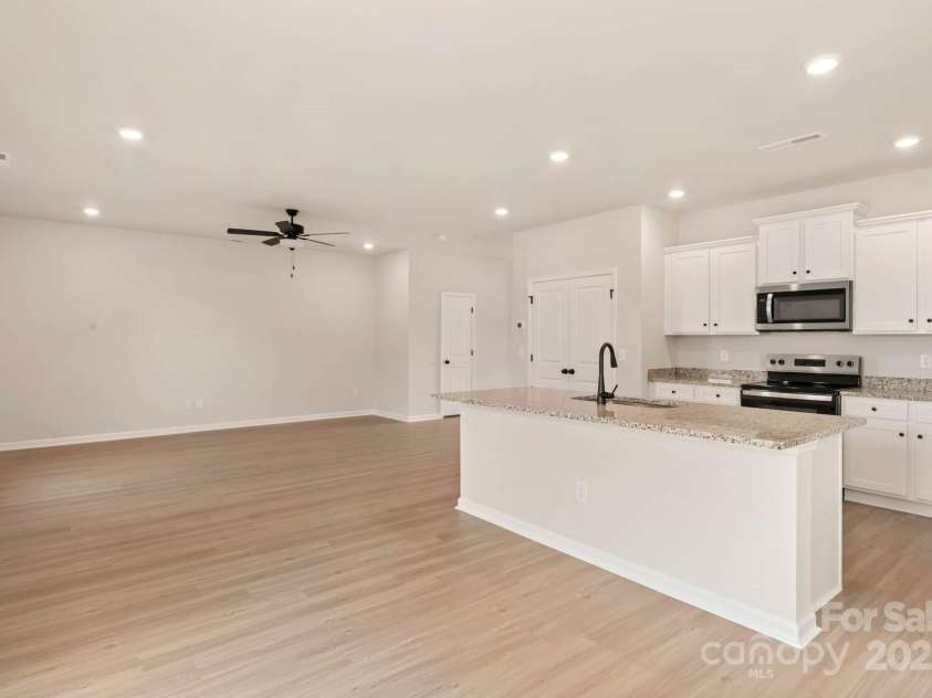 1048 Russell Drive, Winston Salem, NC 27127.  MLS# CAR4273525, YatesRealty ID 4330. 