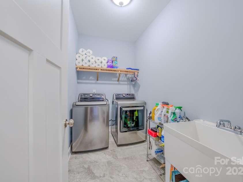 552 Sweet Birch Park Lane, Black Mountain, NC 28711.  MLS# CAR4305365, YatesRealty ID 4330. 