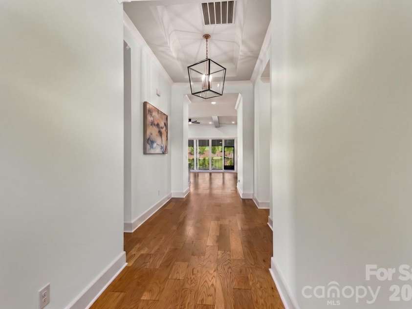 1432 Encore Lane, Waxhaw, NC 28173.  MLS# CAR4400460, YatesRealty ID 43300. Front Hallway