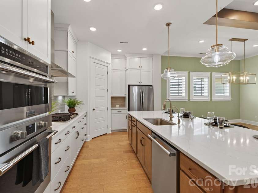 1432 Encore Lane, Waxhaw, NC 28173.  MLS# CAR4400460, YatesRealty ID 43300. Kitchen