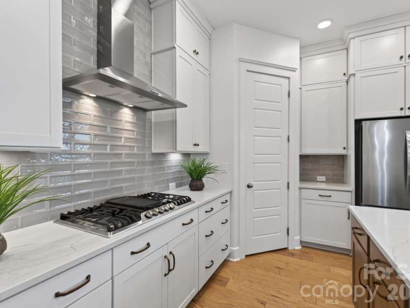 1432 Encore Lane, Waxhaw, NC 28173.  MLS# CAR4400460, YatesRealty ID 43300. Kitchen