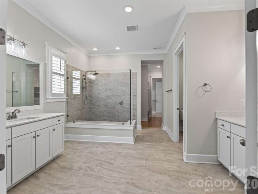 1432 Encore Lane, Waxhaw, NC 28173.  MLS# CAR4400460, YatesRealty ID 43300. Primary Bathroom Double Vanities