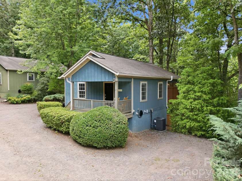 27,29 & 31 A/B Brown Road, Asheville, NC 28806.  MLS# CAR4406408, YatesRealty ID 43301. 27 Brown Rd