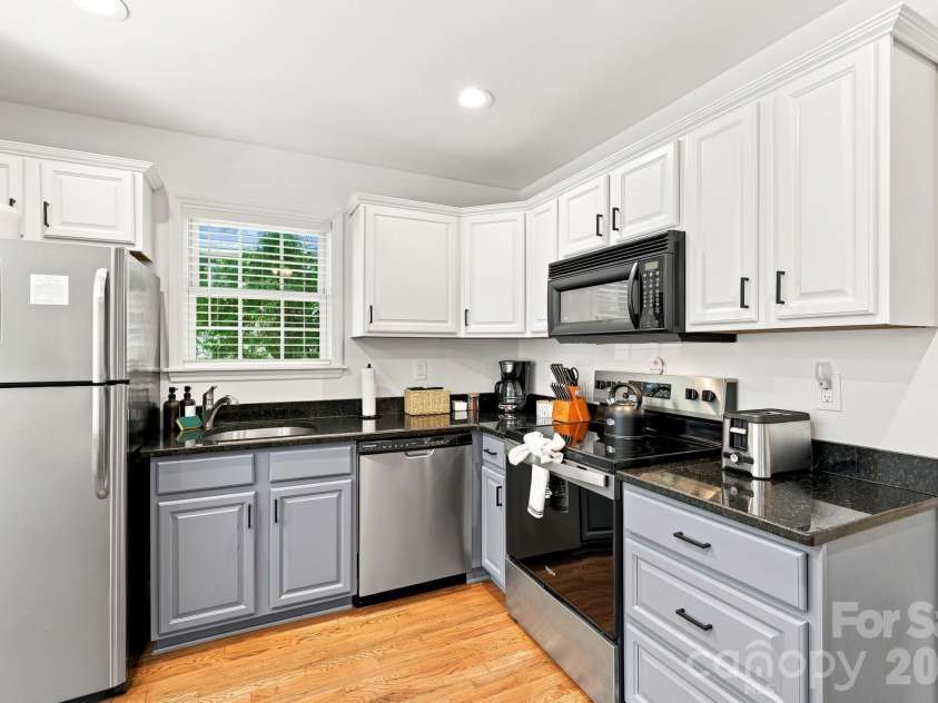 27,29 & 31 A/B Brown Road, Asheville, NC 28806.  MLS# CAR4406408, YatesRealty ID 43301. 27 Brown Rd