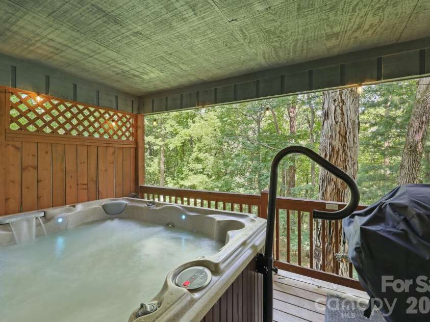 27,29 & 31 A/B Brown Road, Asheville, NC 28806.  MLS# CAR4406408, YatesRealty ID 43301. 27 Brown Rd