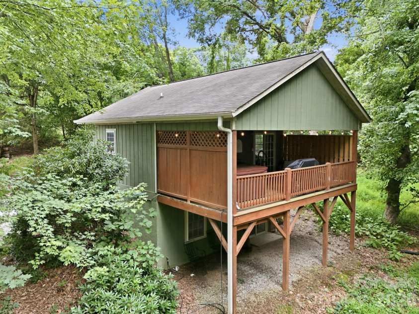 27,29 & 31 A/B Brown Road, Asheville, NC 28806.  MLS# CAR4406408, YatesRealty ID 43301. 29 Brown Rd