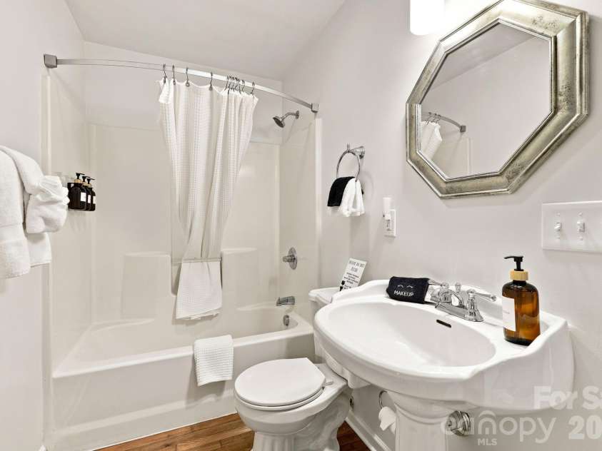 27,29 & 31 A/B Brown Road, Asheville, NC 28806.  MLS# CAR4406408, YatesRealty ID 43301. 29 Brown Rd