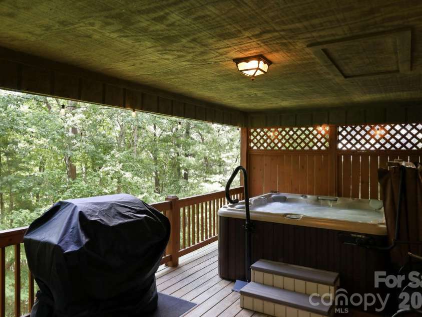 27,29 & 31 A/B Brown Road, Asheville, NC 28806.  MLS# CAR4406408, YatesRealty ID 43301. 29 Brown Rd