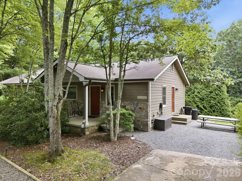 27,29 & 31 A/B Brown Road, Asheville, NC 28806.  MLS# CAR4406408, YatesRealty ID 43301. 31 A Brown Rd