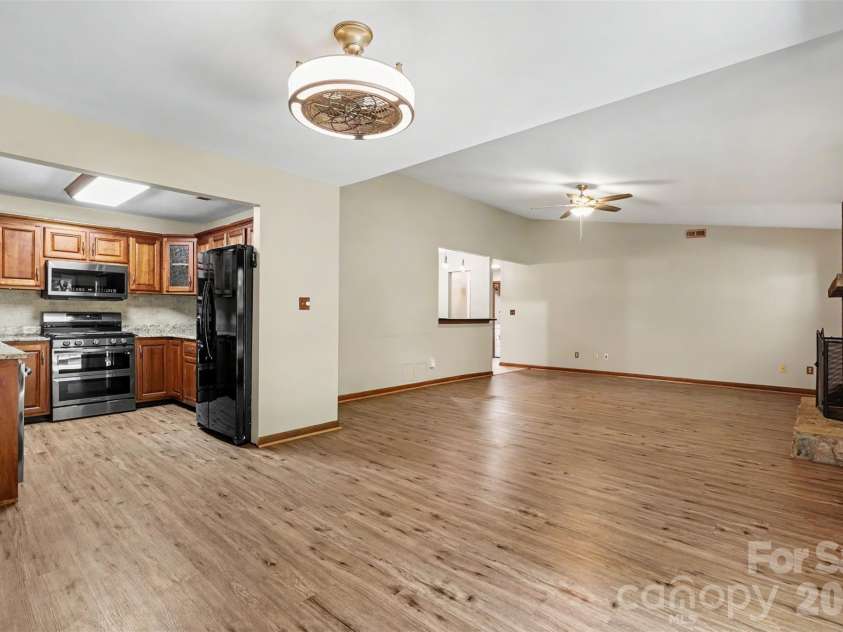 9201 Aylesbury Lane, Mint Hill, NC 28227.  MLS# CAR4404509, YatesRealty ID 43302. 