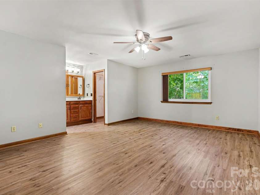 9201 Aylesbury Lane, Mint Hill, NC 28227.  MLS# CAR4404509, YatesRealty ID 43302. 