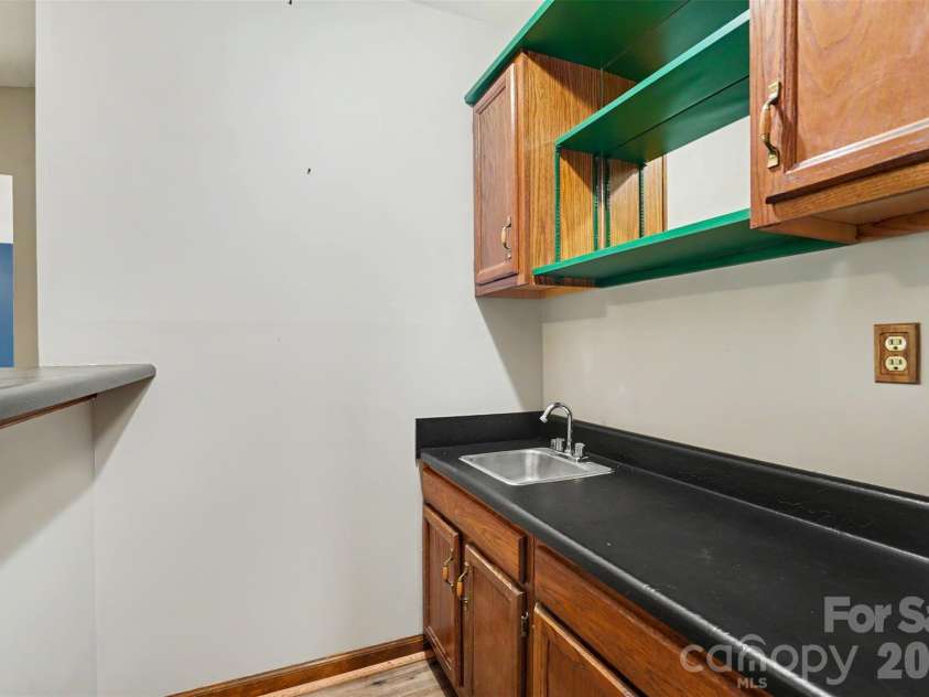 9201 Aylesbury Lane, Mint Hill, NC 28227.  MLS# CAR4404509, YatesRealty ID 43302. 