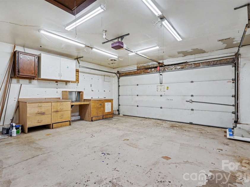 9201 Aylesbury Lane, Mint Hill, NC 28227.  MLS# CAR4404509, YatesRealty ID 43302. 