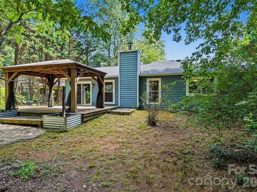 9201 Aylesbury Lane, Mint Hill, NC 28227.  MLS# CAR4404509, YatesRealty ID 43302. 