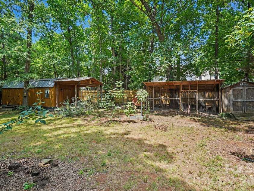 9201 Aylesbury Lane, Mint Hill, NC 28227.  MLS# CAR4404509, YatesRealty ID 43302. 
