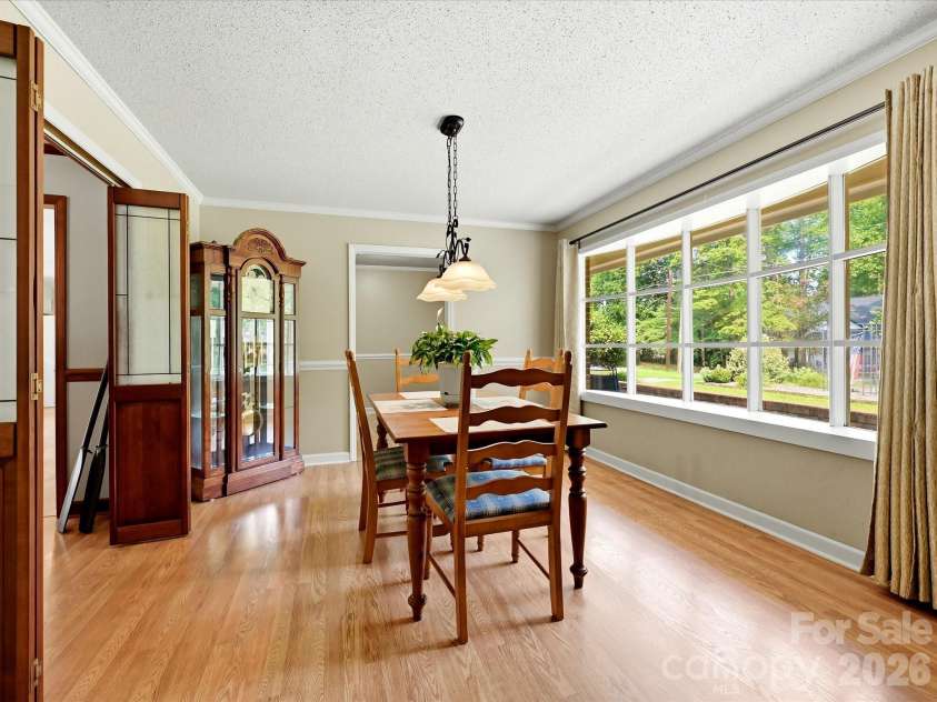8812 Crestwood Drive, Mount Pleasant, NC 28124.  MLS# CAR4408679, YatesRealty ID 43303. Entry space with living area