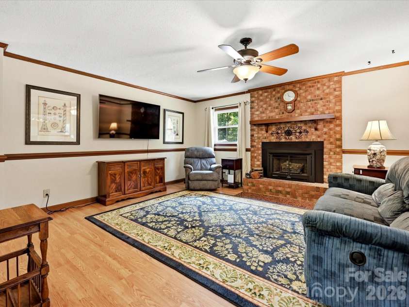 8812 Crestwood Drive, Mount Pleasant, NC 28124.  MLS# CAR4408679, YatesRealty ID 43303. Family room
