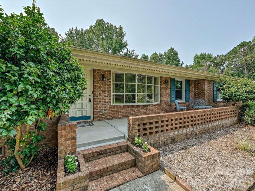 8812 Crestwood Drive, Mount Pleasant, NC 28124.  MLS# CAR4408679, YatesRealty ID 43303. Front porch/patio area