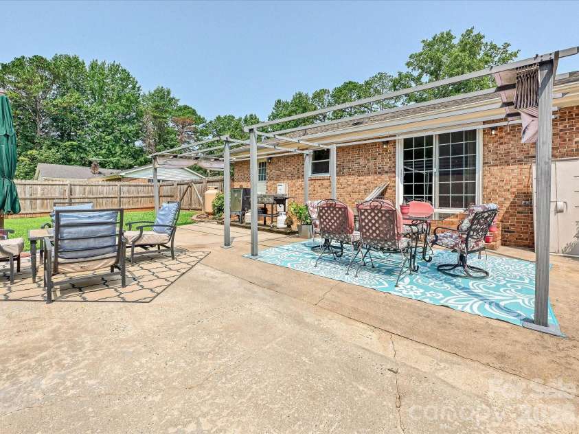 8812 Crestwood Drive, Mount Pleasant, NC 28124.  MLS# CAR4408679, YatesRealty ID 43303. Patio and entertaining areas