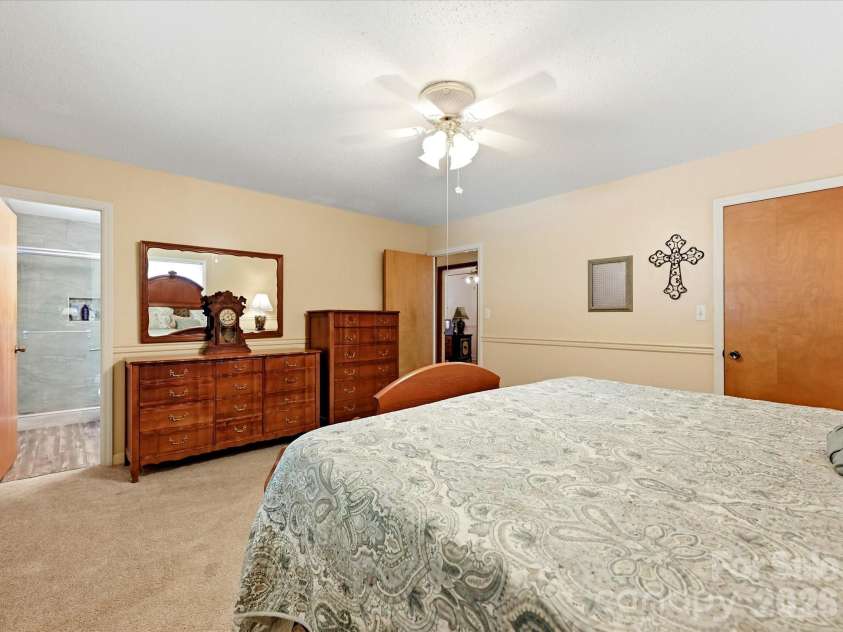 8812 Crestwood Drive, Mount Pleasant, NC 28124.  MLS# CAR4408679, YatesRealty ID 43303. Primary bedroom