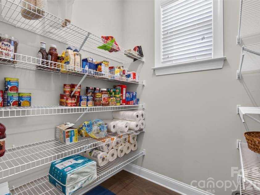 113 Heron Cove Loop, Mooresville, NC 28117.  MLS# CAR4405007, YatesRealty ID 43305. 