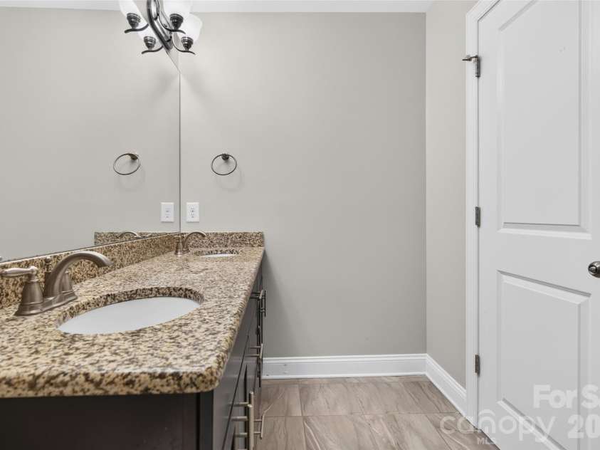 113 Heron Cove Loop, Mooresville, NC 28117.  MLS# CAR4405007, YatesRealty ID 43305. 