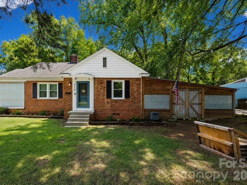 313 Jackson Street, Fort Mill, SC 29715.  MLS# CAR4412256, YatesRealty ID 43306. 