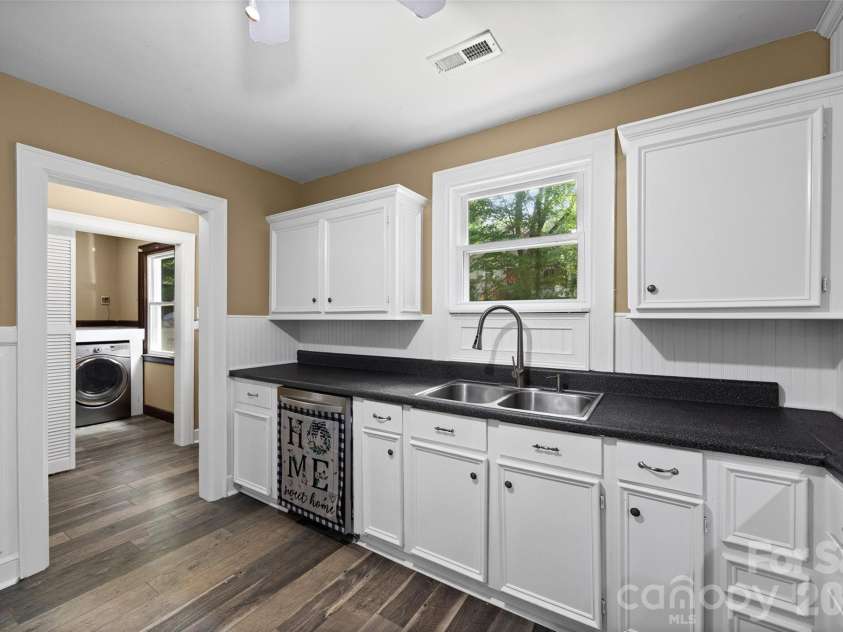 313 Jackson Street, Fort Mill, SC 29715.  MLS# CAR4412256, YatesRealty ID 43306. 