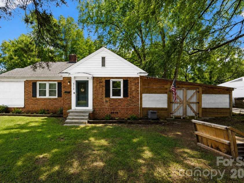 313 Jackson Street, Fort Mill, SC 29715.  MLS# CAR4412256, YatesRealty ID 43306. 