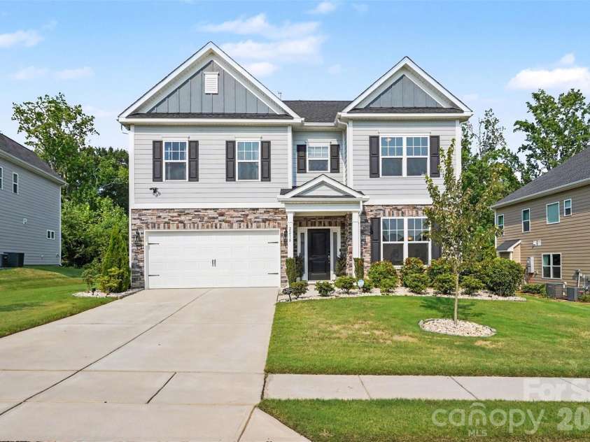 2218 Idol Rock Drive, Fort Mill, SC 29707.  MLS# CAR4407955, YatesRealty ID 43307. 