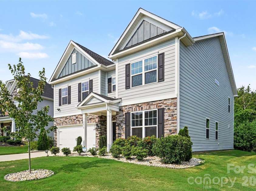 2218 Idol Rock Drive, Fort Mill, SC 29707.  MLS# CAR4407955, YatesRealty ID 43307. 