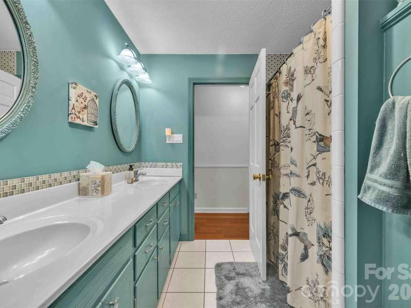 137 Proust Road, Statesville, NC 28625.  MLS# CAR4344197, YatesRealty ID 4331. 