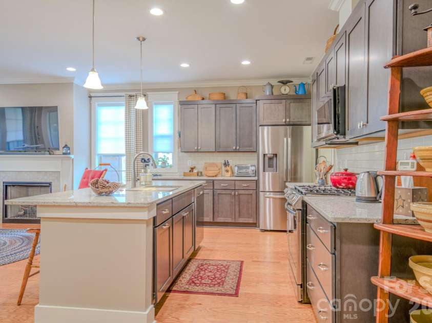 560 Sweet Birch Park Lane, Black Mountain, NC 28711.  MLS# CAR4374180, YatesRealty ID 4331. 