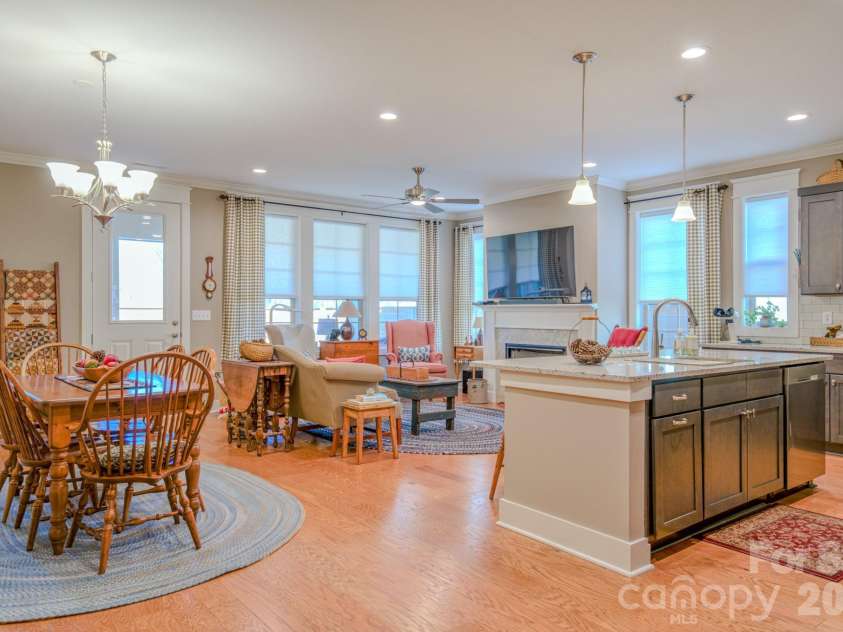 560 Sweet Birch Park Lane, Black Mountain, NC 28711.  MLS# CAR4374180, YatesRealty ID 4331. 