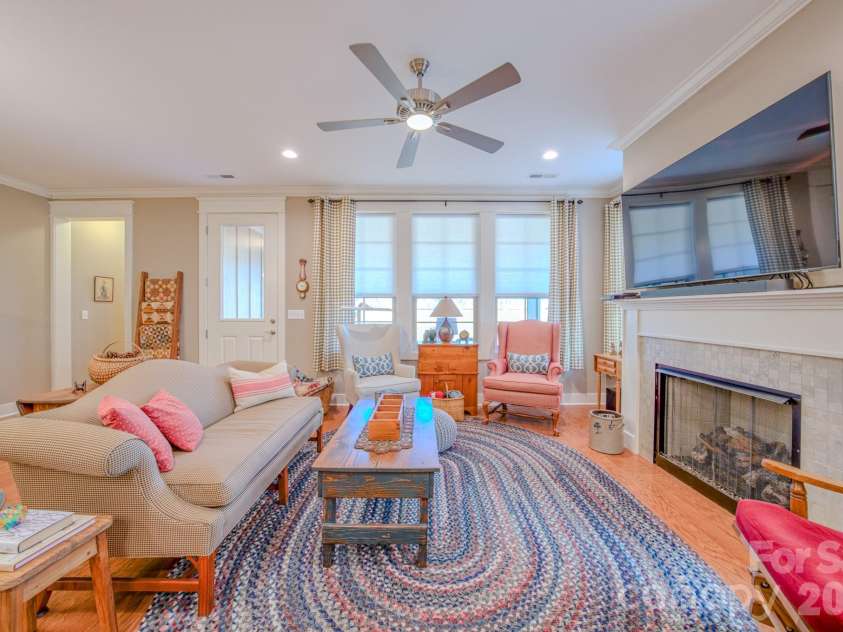 560 Sweet Birch Park Lane, Black Mountain, NC 28711.  MLS# CAR4374180, YatesRealty ID 4331. 