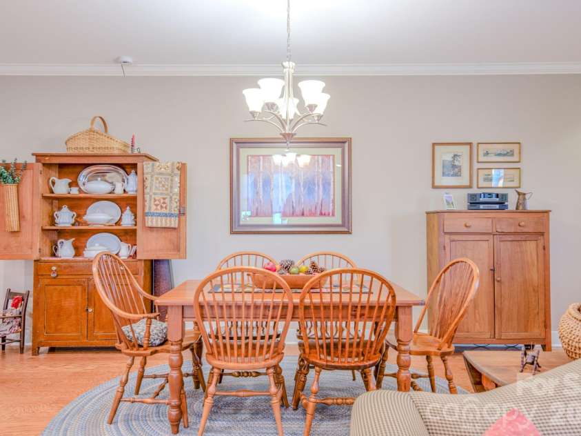 560 Sweet Birch Park Lane, Black Mountain, NC 28711.  MLS# CAR4374180, YatesRealty ID 4331. 