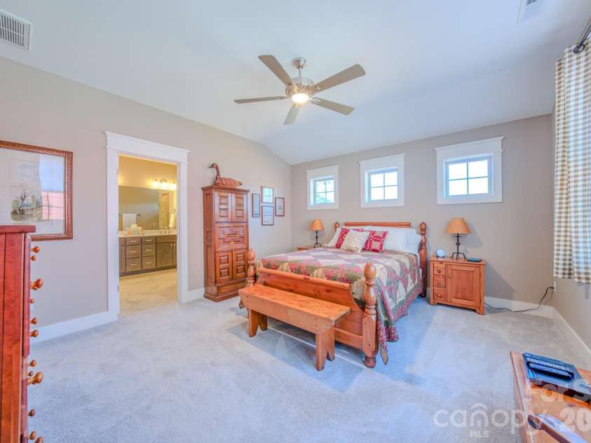 560 Sweet Birch Park Lane, Black Mountain, NC 28711.  MLS# CAR4374180, YatesRealty ID 4331. 
