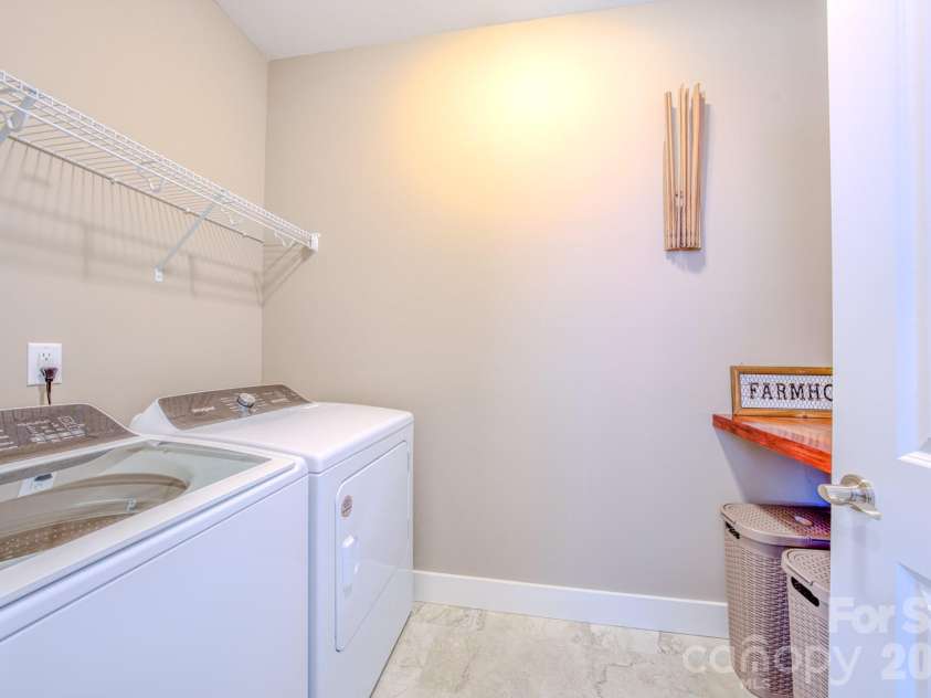 560 Sweet Birch Park Lane, Black Mountain, NC 28711.  MLS# CAR4374180, YatesRealty ID 4331. 