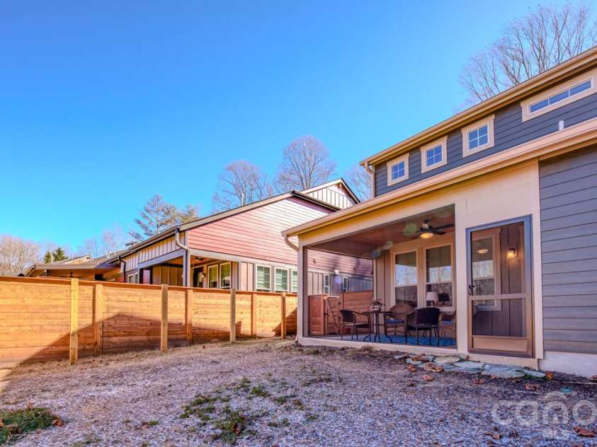 560 Sweet Birch Park Lane, Black Mountain, NC 28711.  MLS# CAR4374180, YatesRealty ID 4331. 
