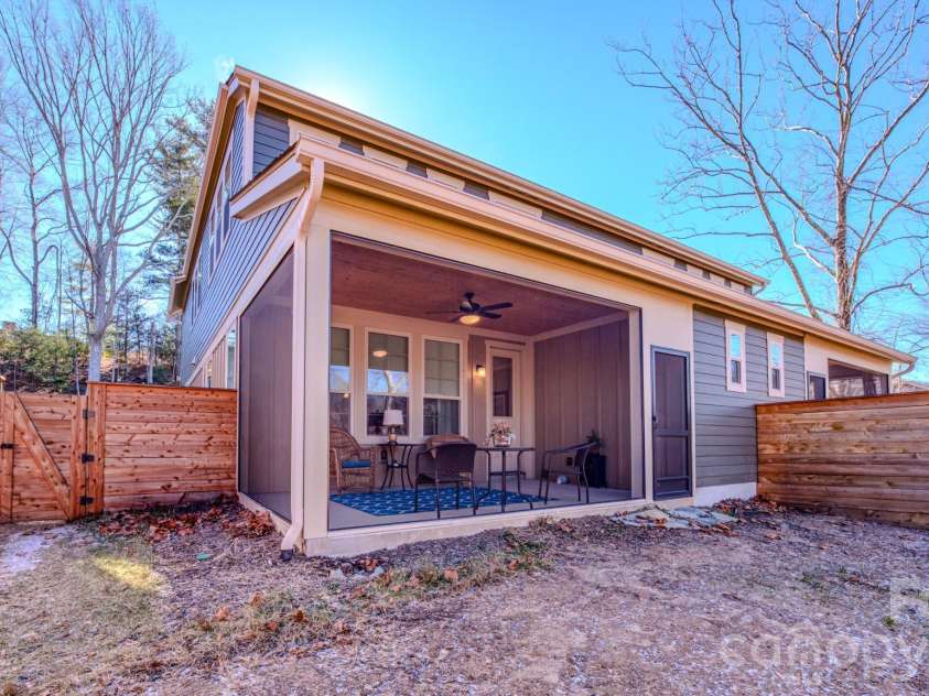 560 Sweet Birch Park Lane, Black Mountain, NC 28711.  MLS# CAR4374180, YatesRealty ID 4331. 